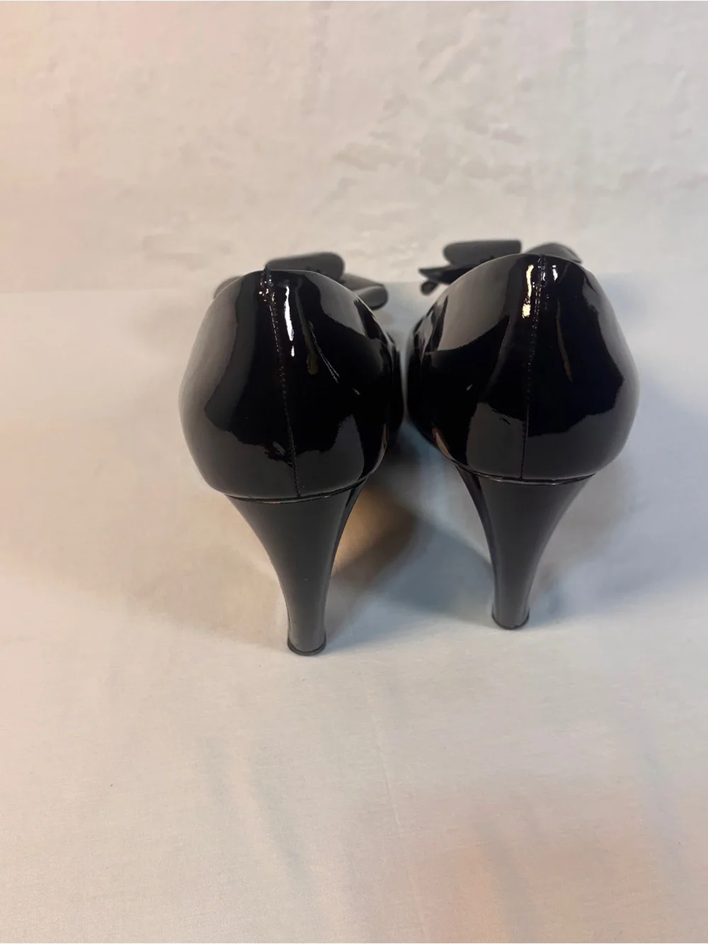 Tory Burch Black Patent Leather Flower Accent Pointed Toe Pumps Heels Size 10
